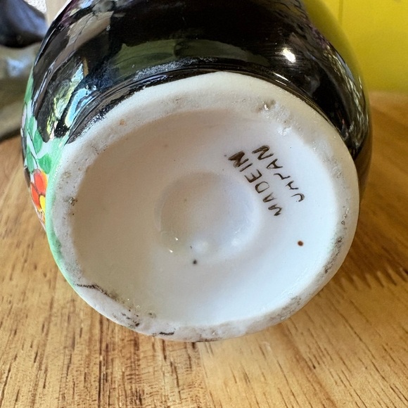 Antique Japanese Famille Noir Black Enamel Porcelain Vase Birds and flowers - Picture 6 of 12